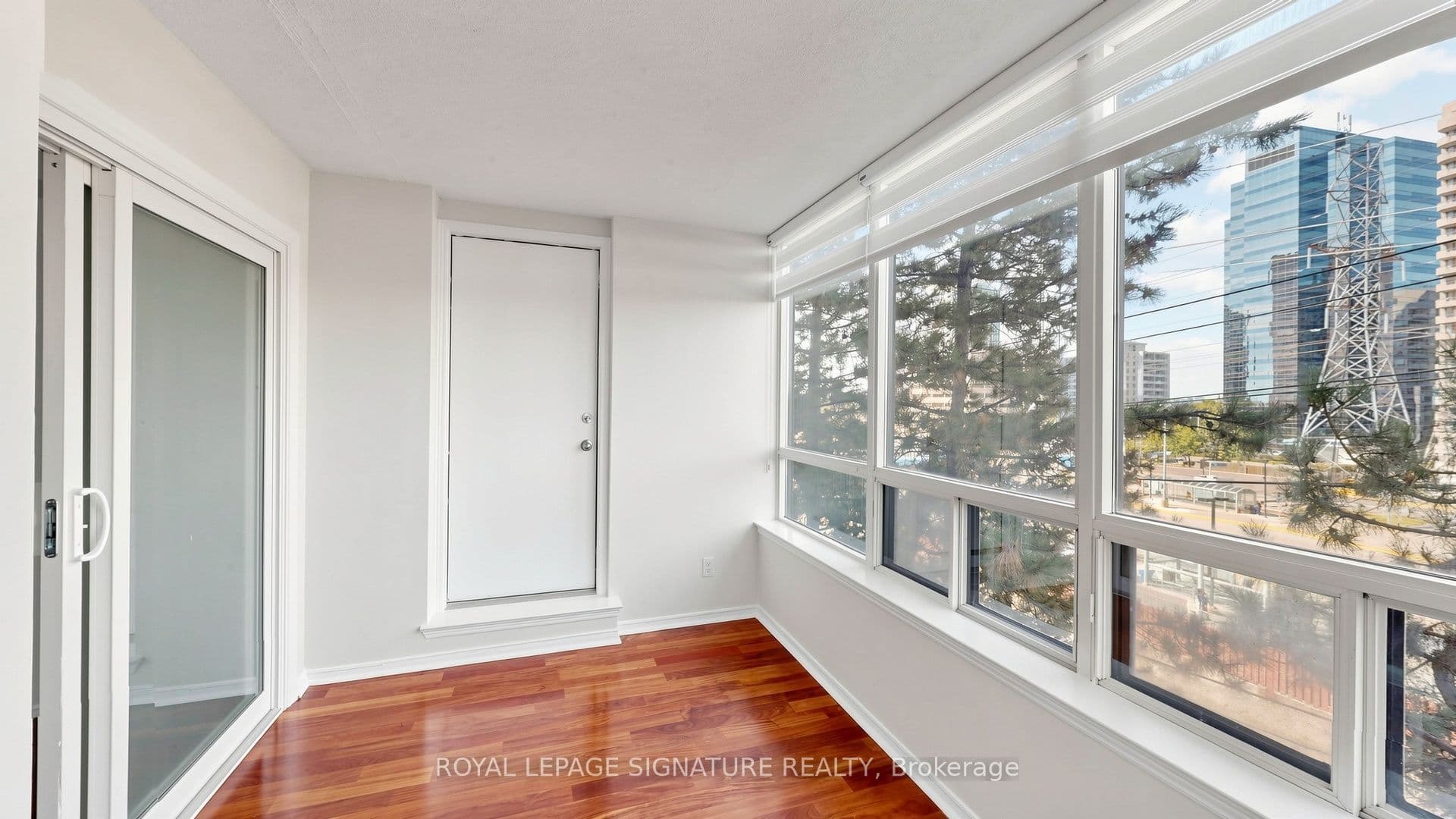 7 Bishop Avenue 411, Toronto, ON M2M 4J4
