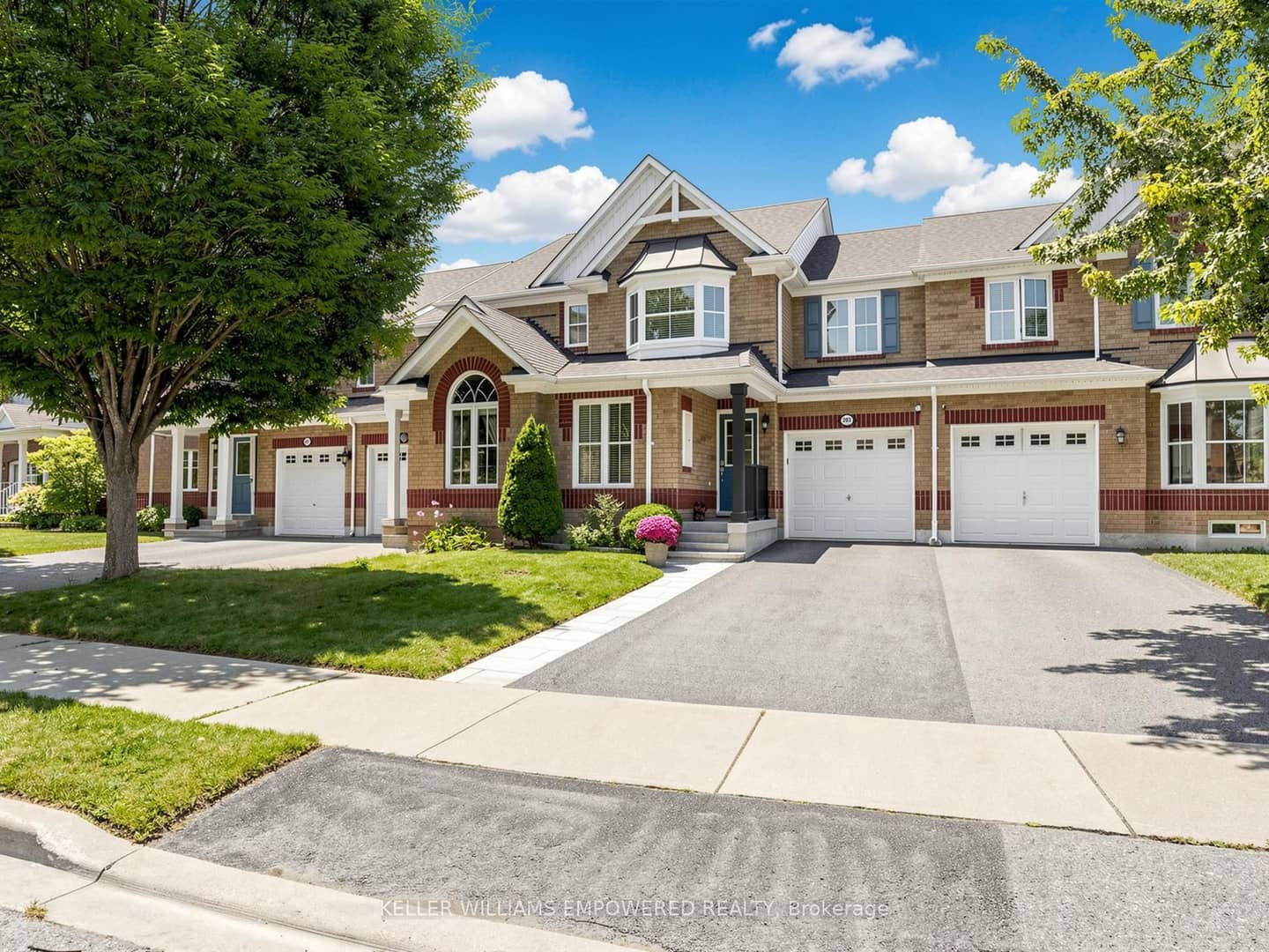 203 Chilcott Crescent, Newmarket, ON L3X 3G6