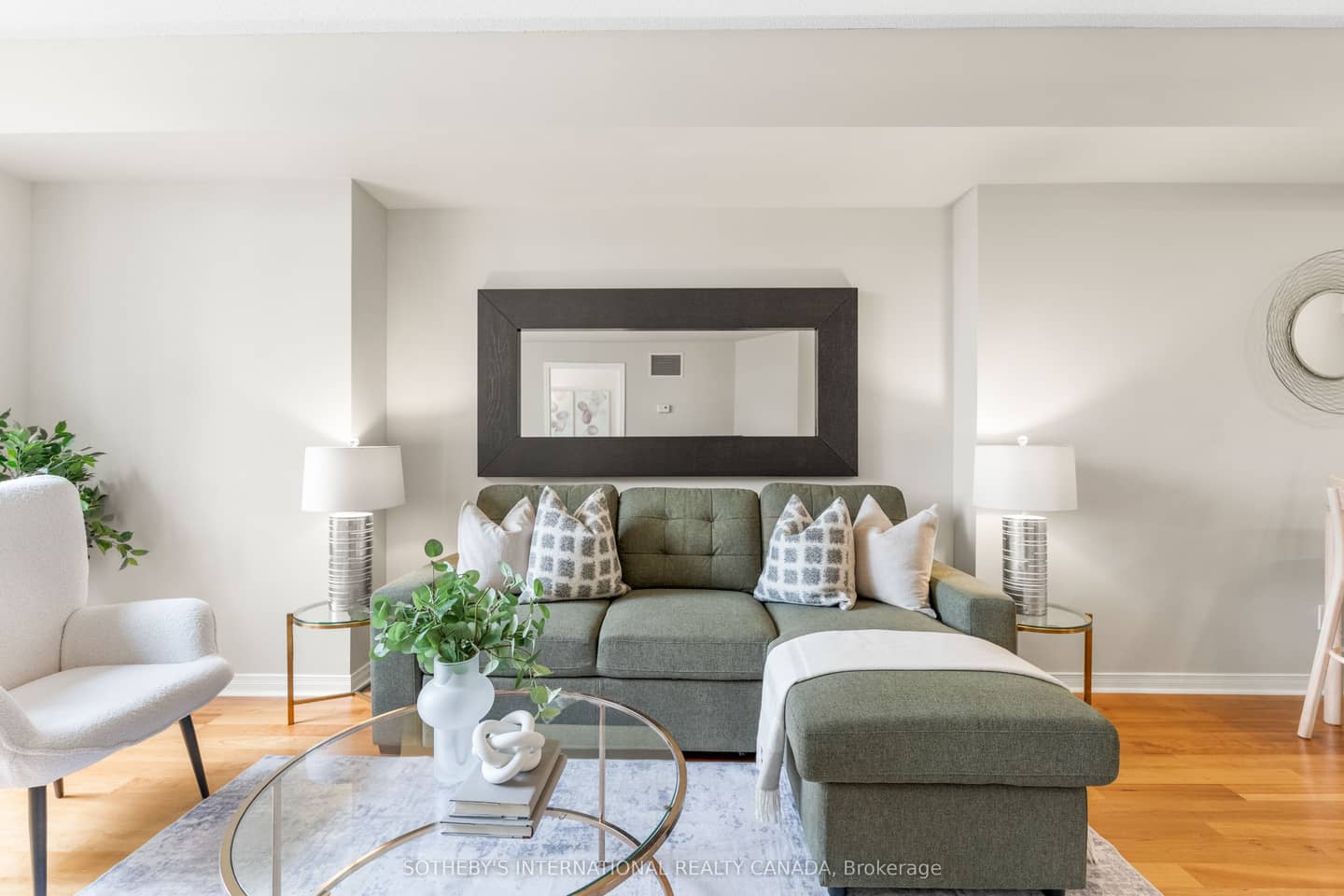 481 Rosewell Avenue 212, Toronto, ON M4R 2J1
