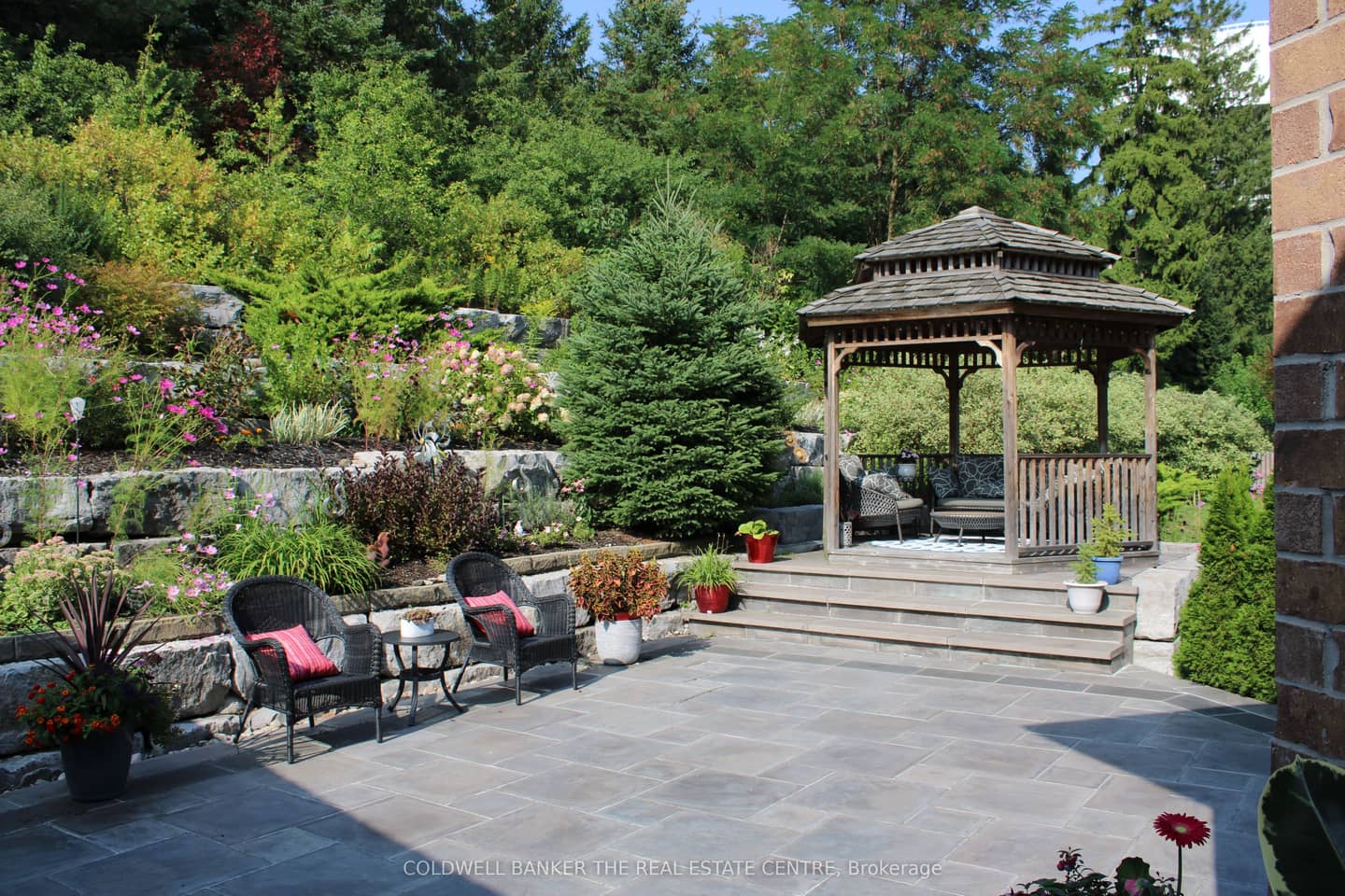 20 Aubrietia Court, Richmond Hill, ON L4E 2R3