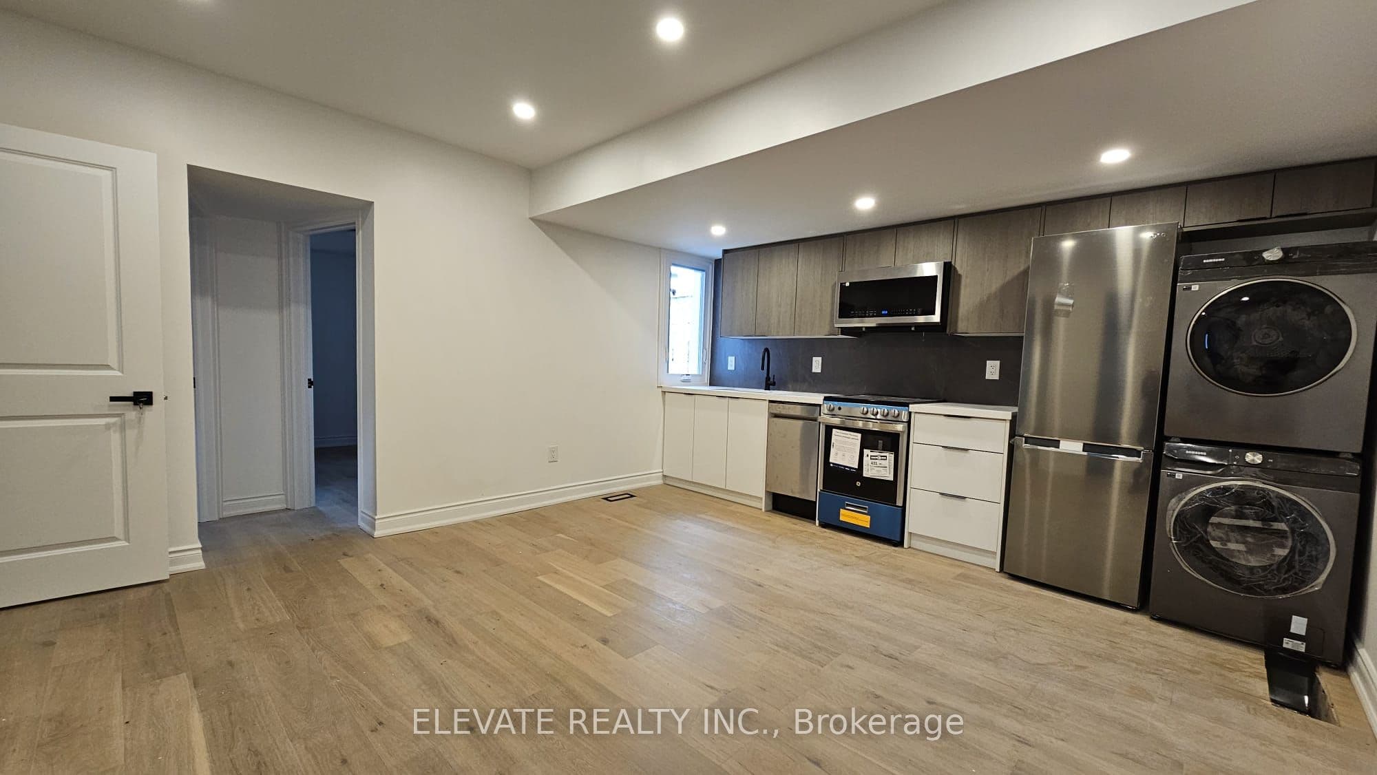 54 Burlington Street, Toronto, ON M8V 2L2