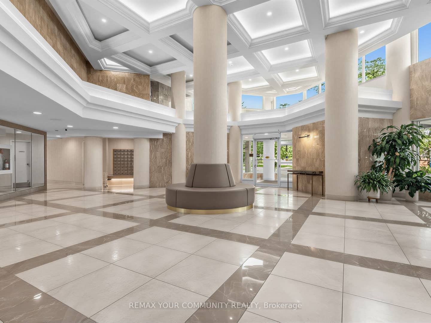 1 Clark Avenue 612, Vaughan, ON L4J 7Y6