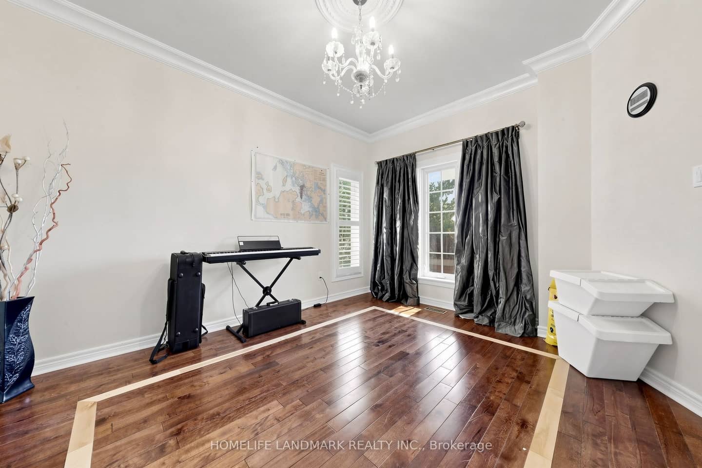 1 Trent Street, Aurora, ON L4G 7E7