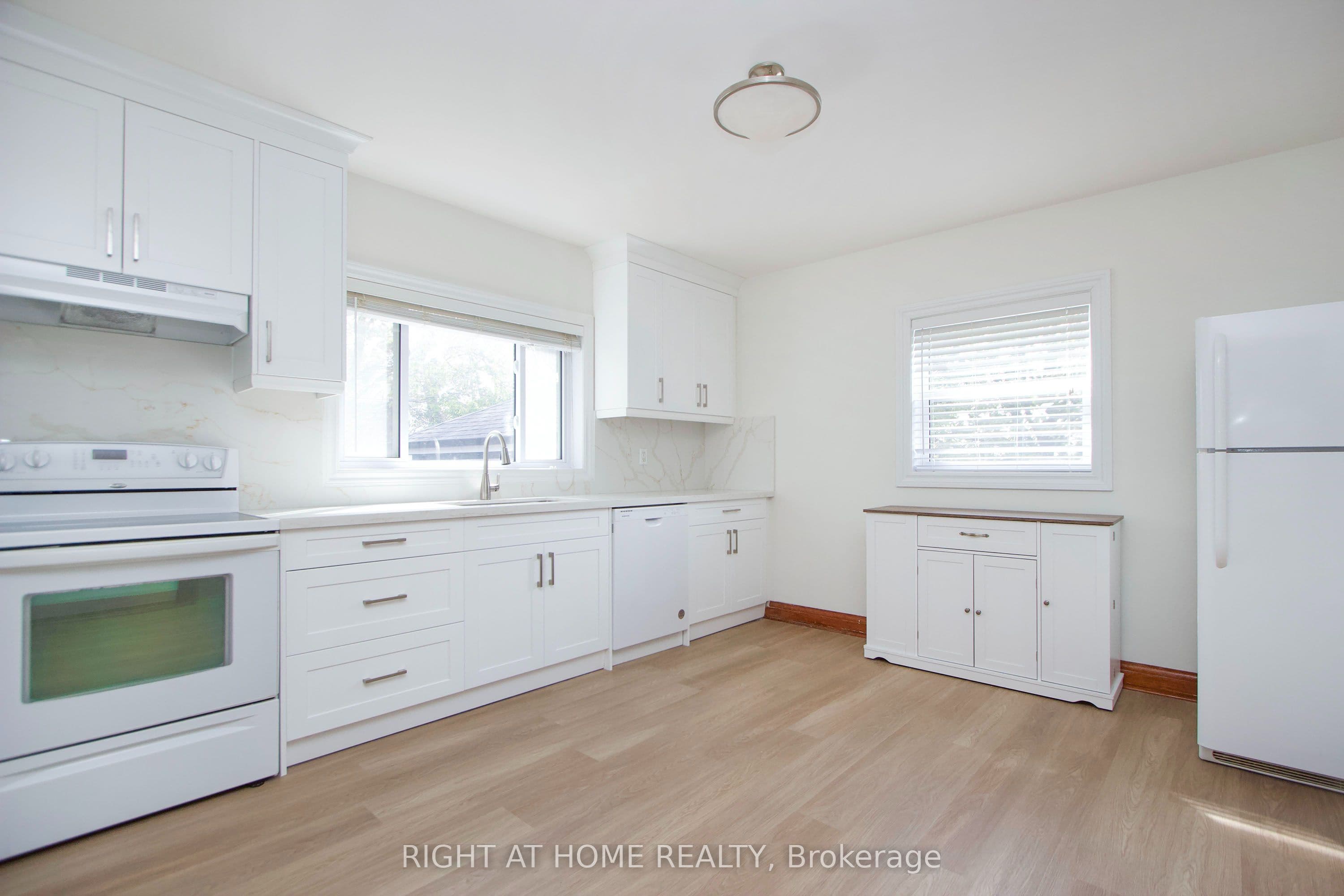 488 Cromwell Avenue, Oshawa, ON L1J 4V2