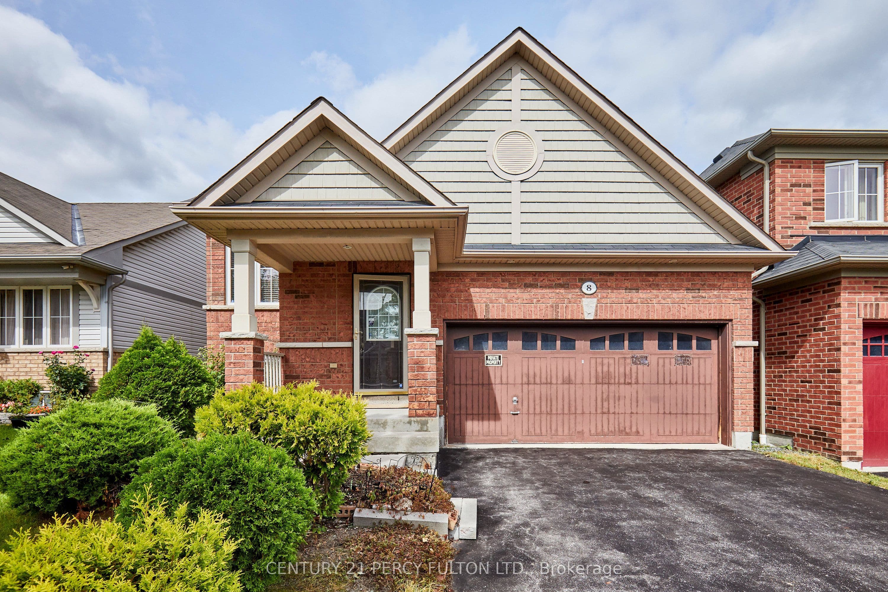 8 Knowles Street, Ajax, ON L1Z 0J5