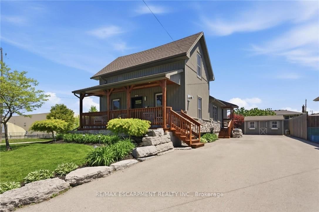 69 Nash Road S, Hamilton, ON L8K 4J8