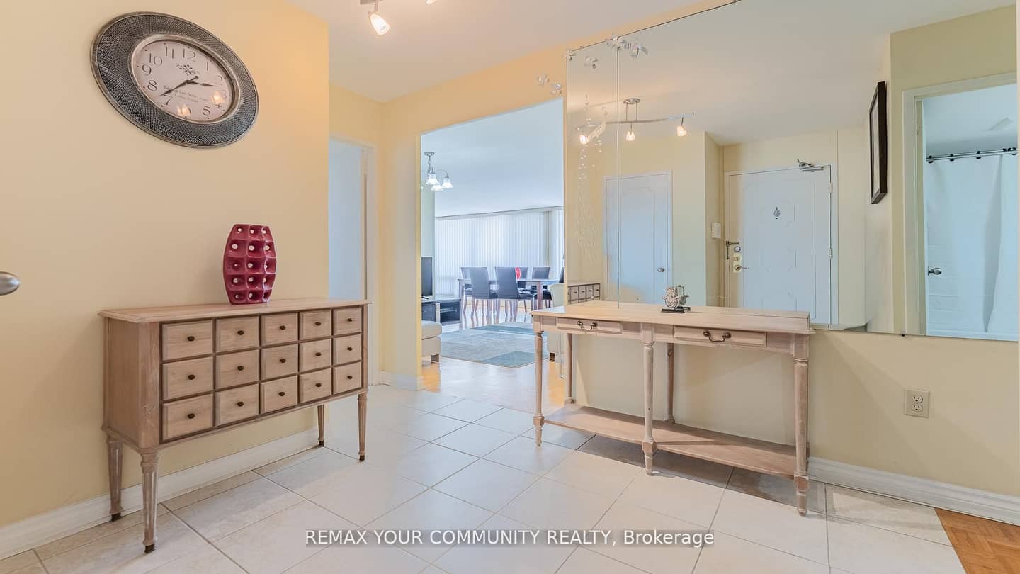 115 Antibes Drive 702, Toronto, ON M2R 2Y9