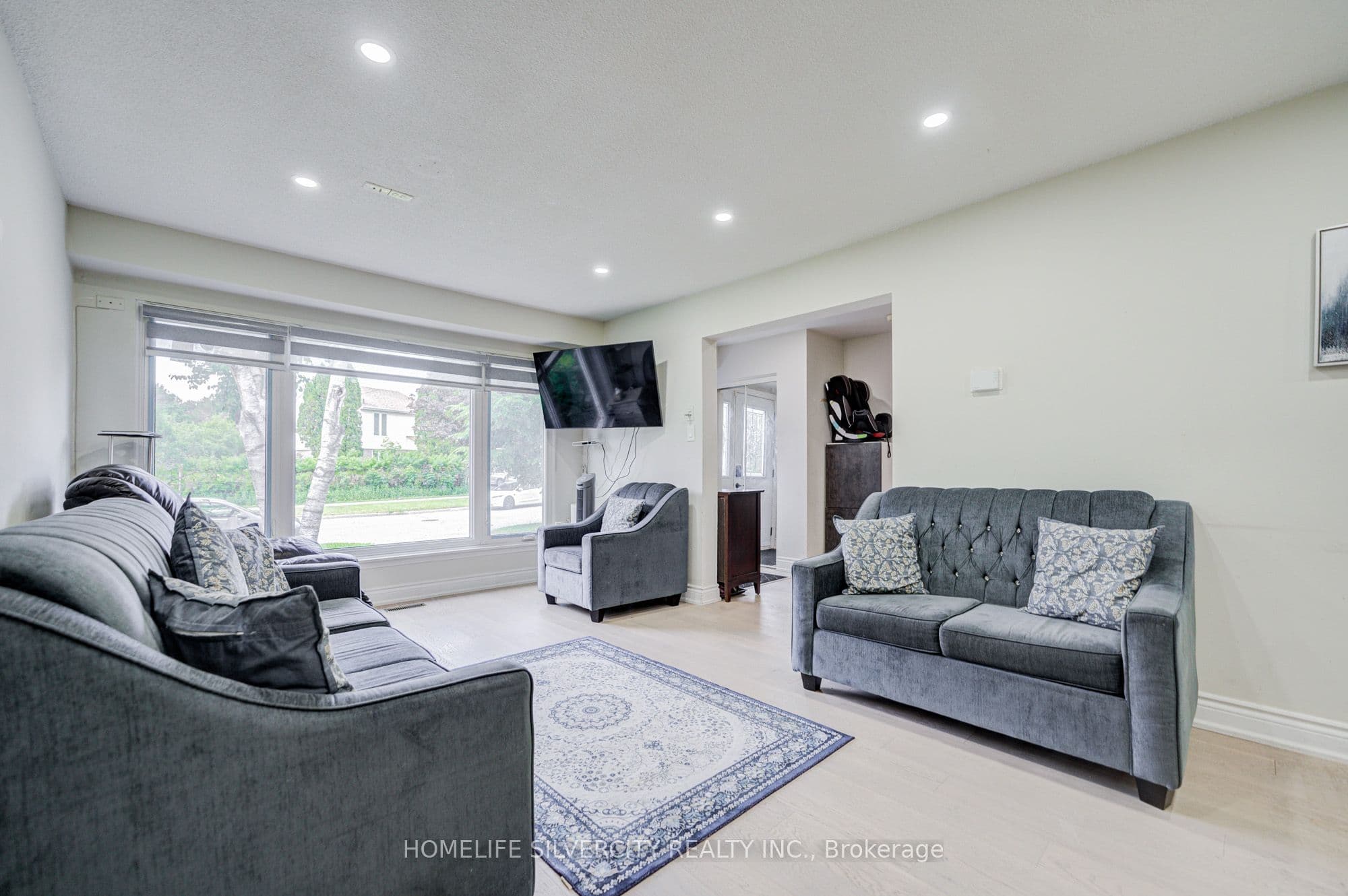 160 Purvis Crescent, Toronto, ON M1B 1H9