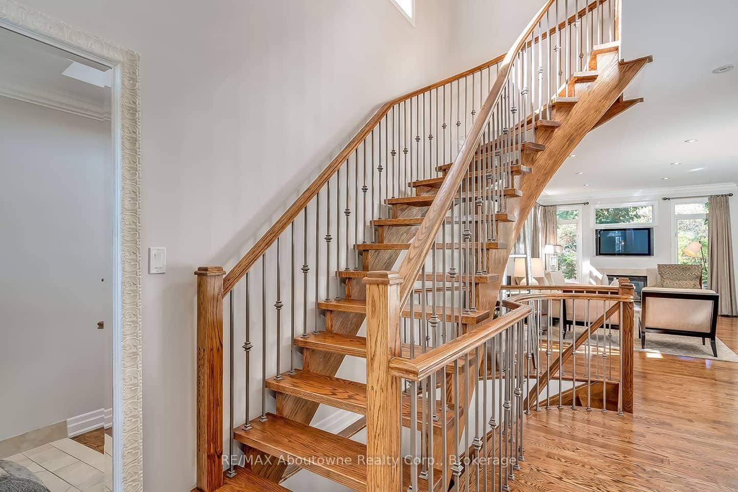 2351 Woodfield Road, Oakville, ON L6H 6Y6