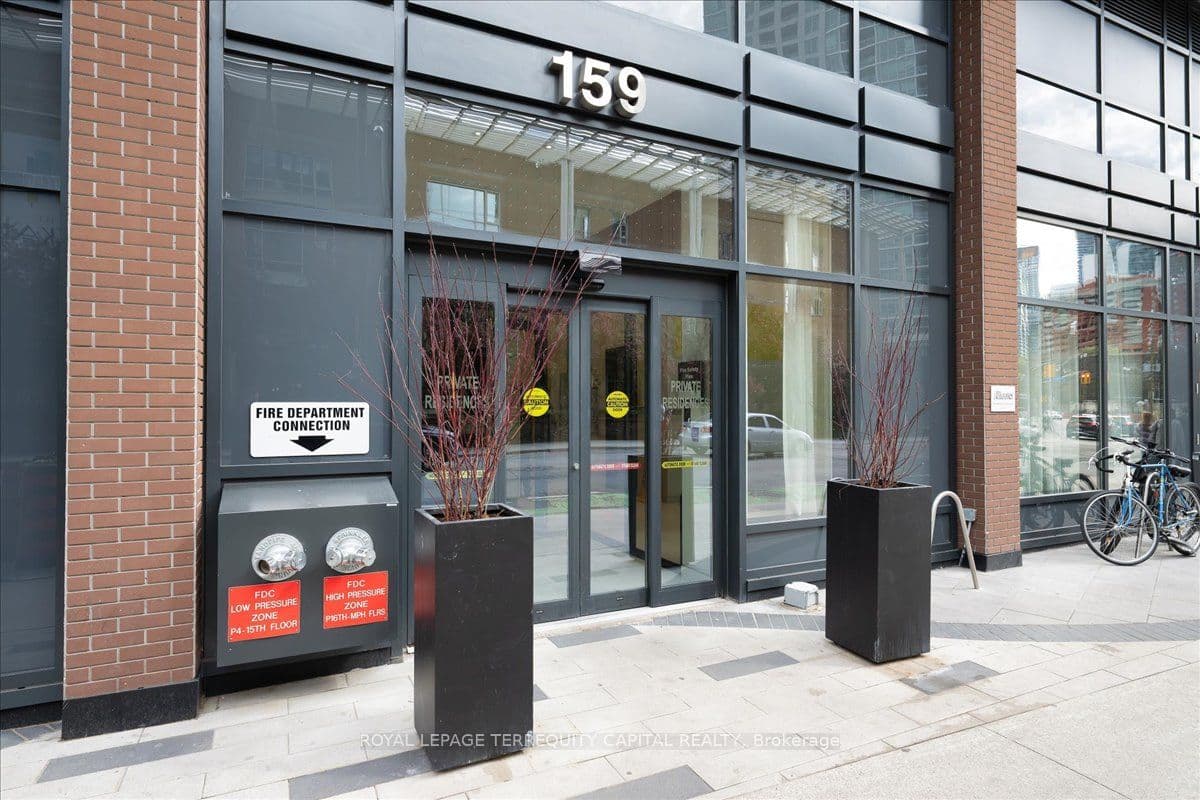 159 Wellesley Street E 3002, Toronto, ON M4Y 0H5