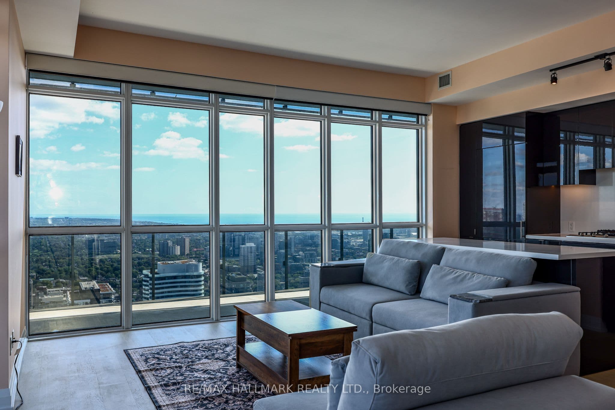 7 Grenville Street 6005, Toronto, ON M4Y 0E9