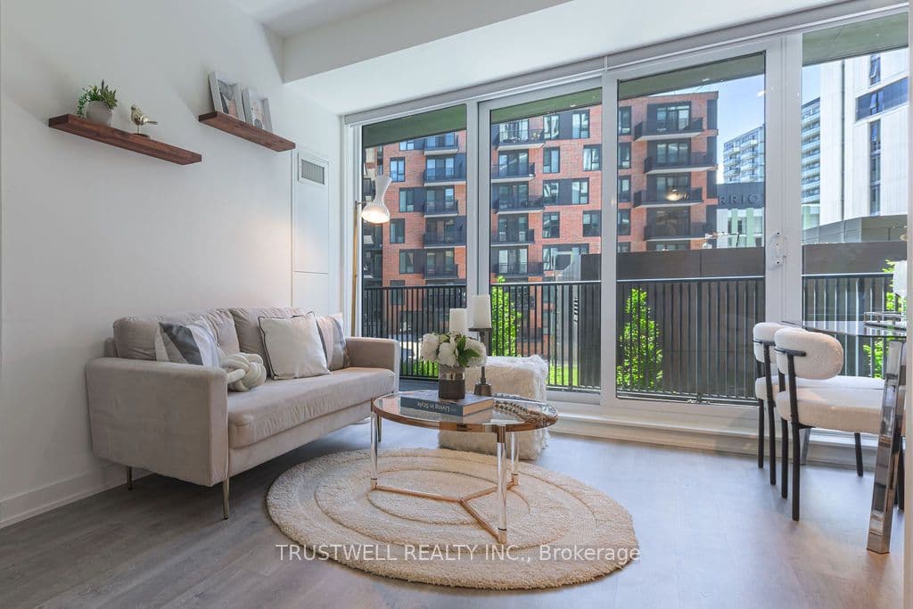 38 Simcoe Promenade 407, Markham, ON L6G 0H7