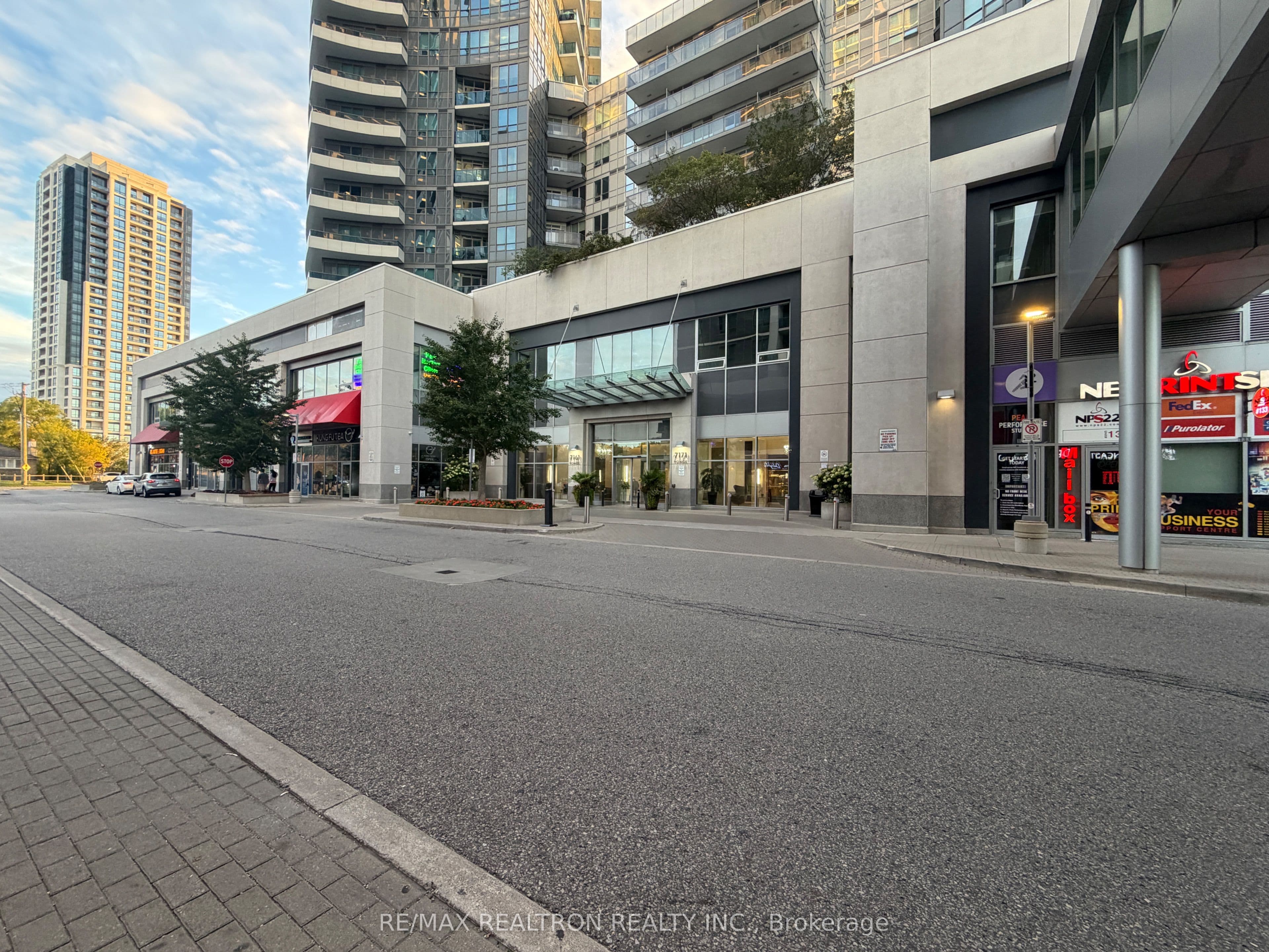 7171 Yonge Street 1703, Markham, ON L3T 0C5