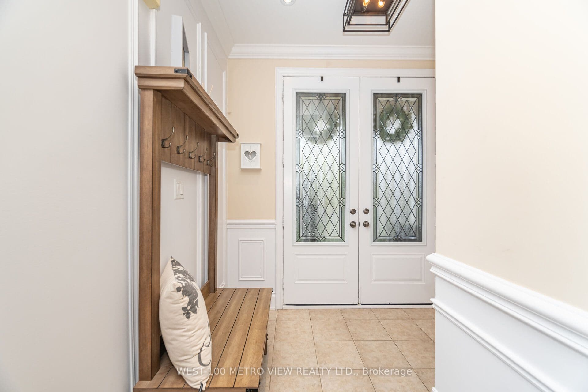 4 Ivor Crescent, Brampton, ON L7A 4L5