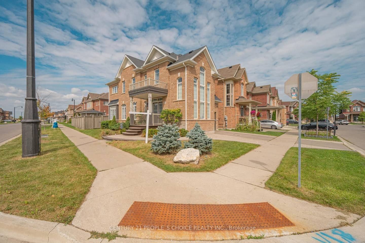 359 Robert Parkinson Drive, Brampton, ON L7A 0G1