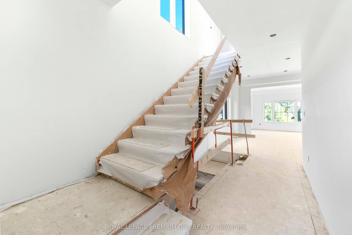 8 Jack Kenny Court, Caledon, ON L7E 2M5