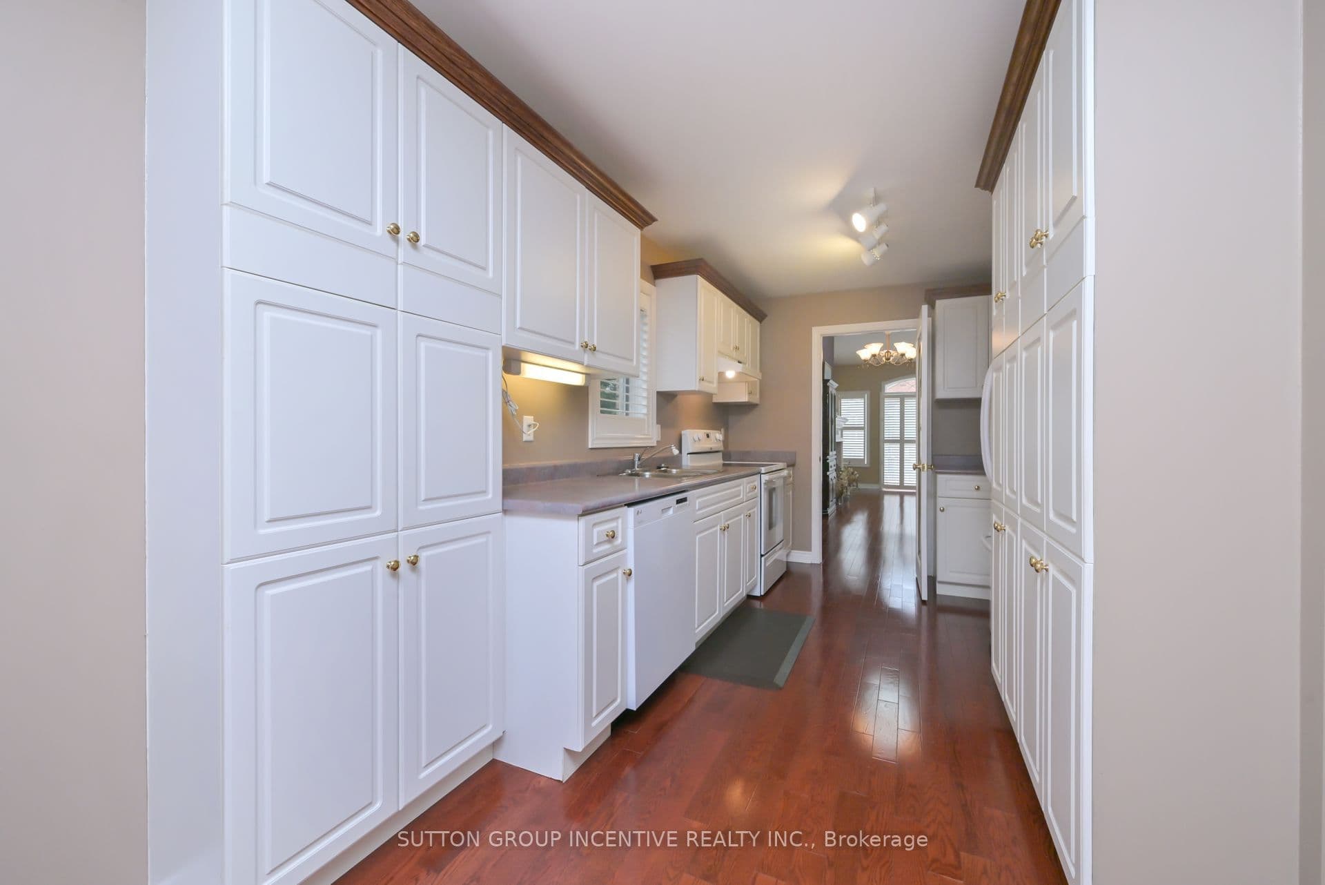 4 Belair Place, New Tecumseth, ON L9R 1Z1