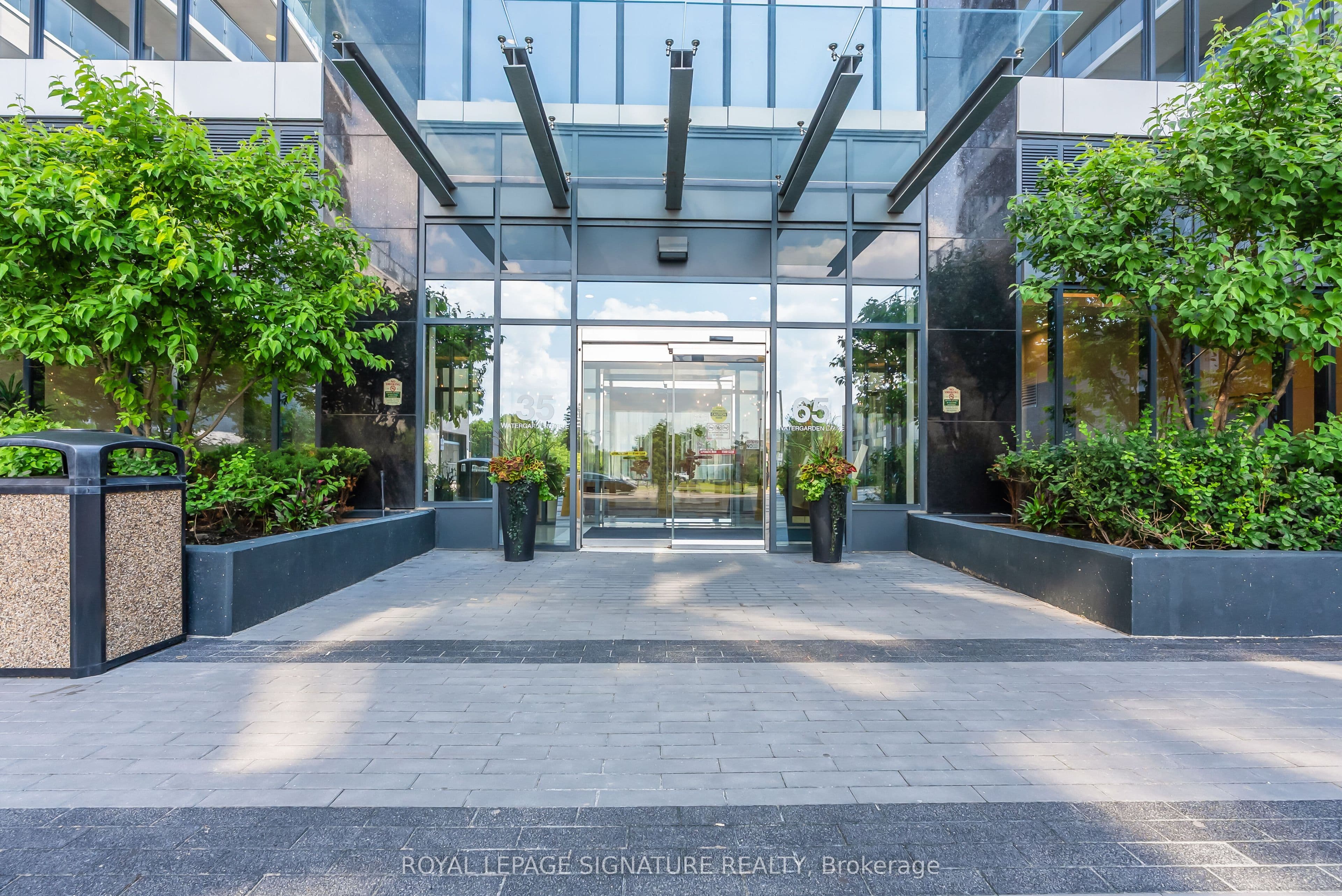 35 Watergarden Drive 218, Mississauga, ON L5R 0G8