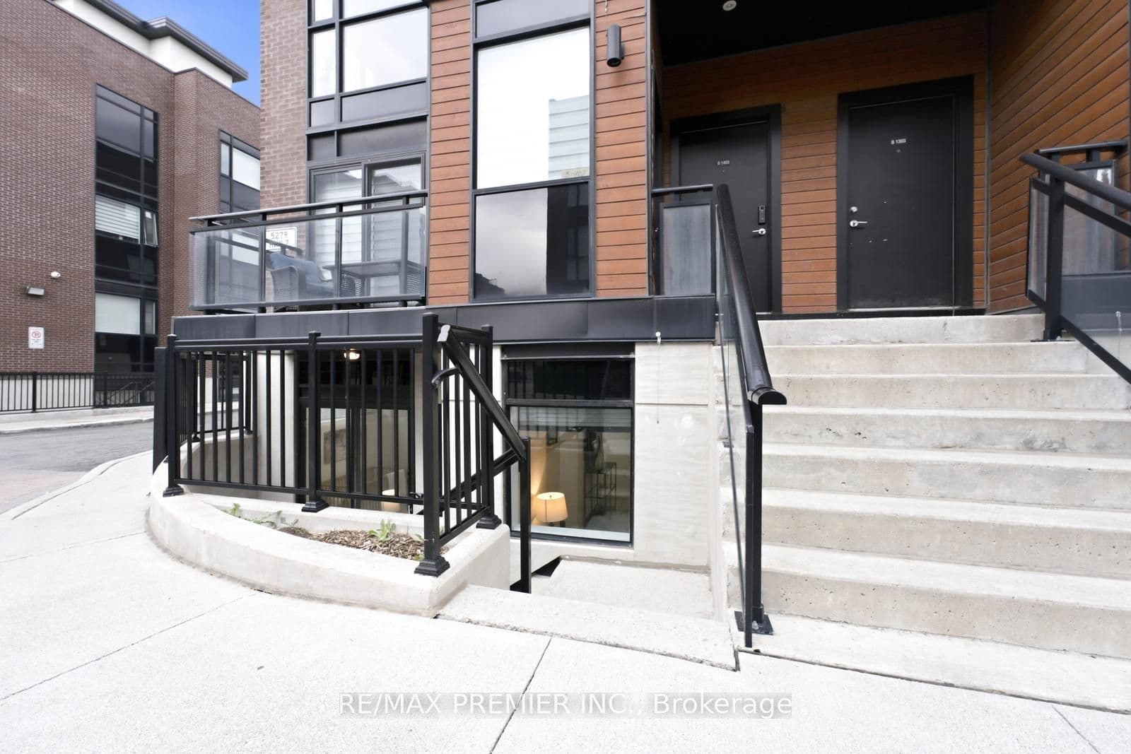5279 Highway 7 Road B-1401, Vaughan, ON L4L 0J1