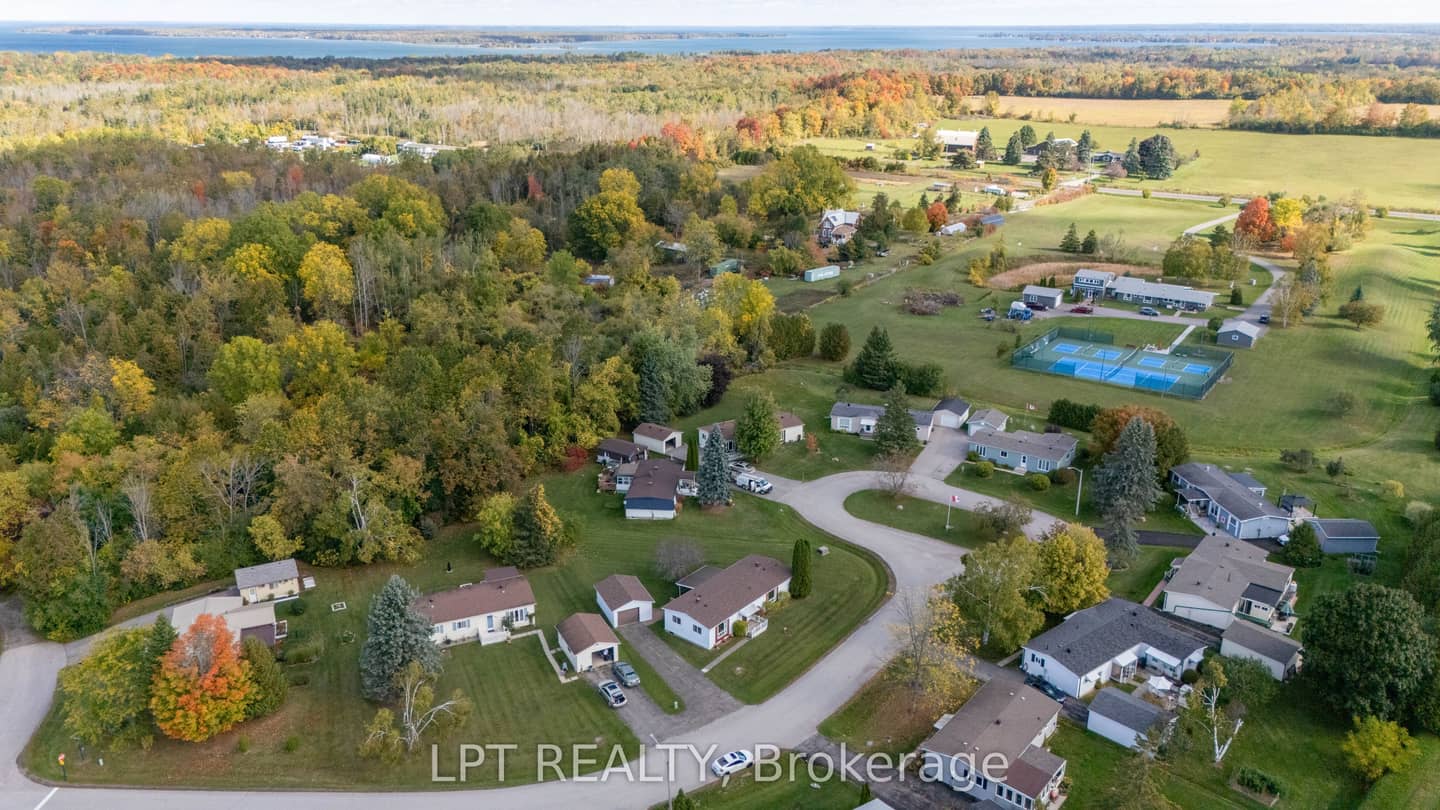 11 Geneva Court, Georgina, ON L0E 1R0
