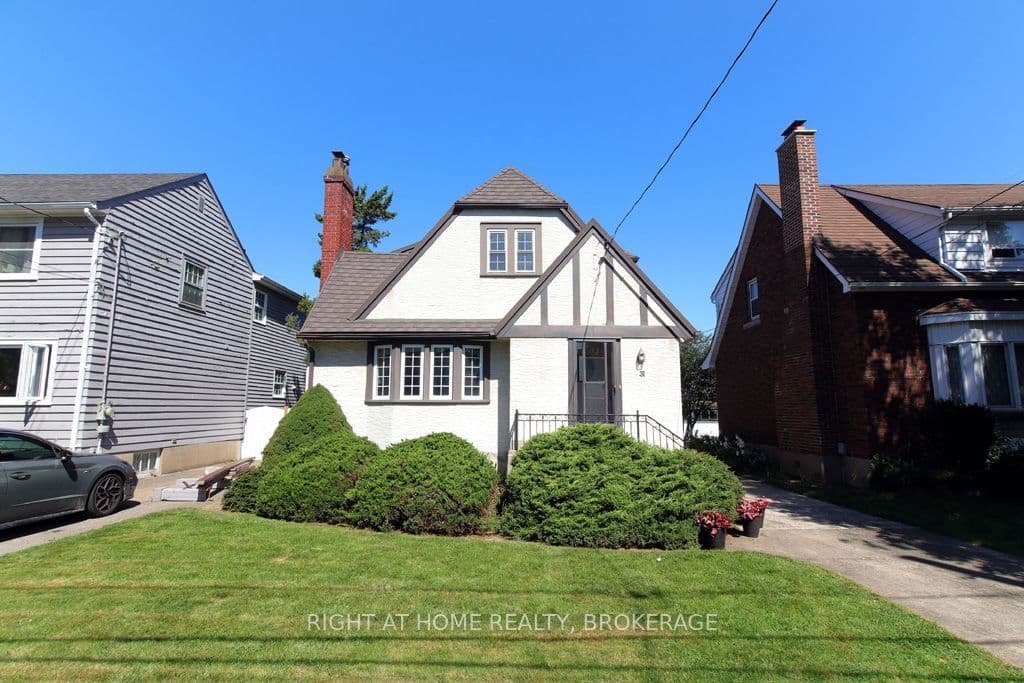 31 Stuart Avenue, St. Catharines, ON L2R 1M8
