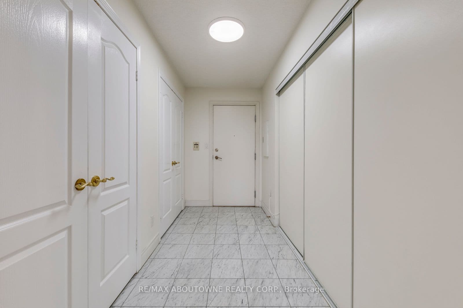 5418 Yonge Street 1805, Toronto, ON M2N 6X4