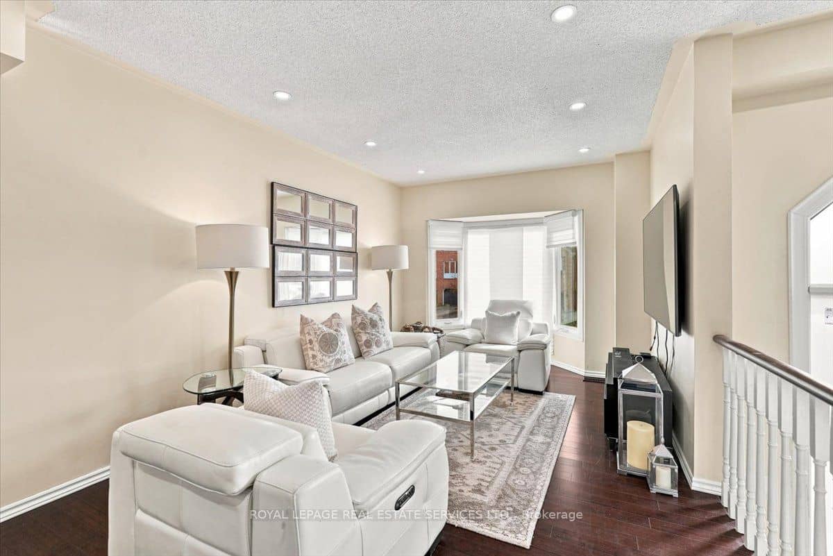 1199 LEEWOOD Drive, Oakville, ON L6M 3B3