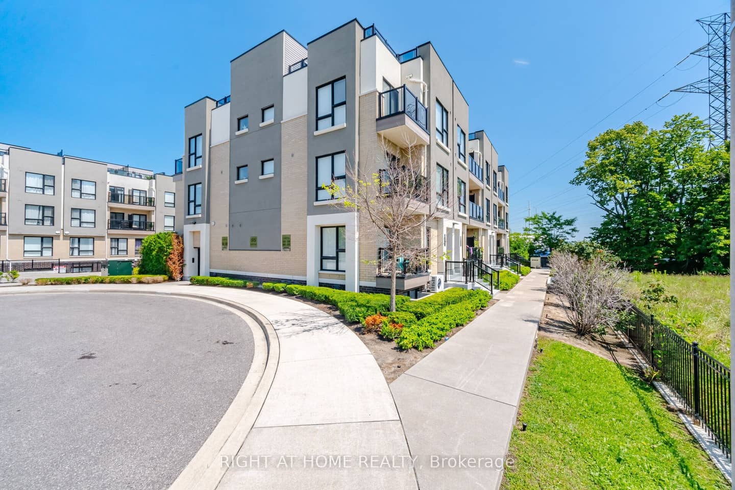 515 Kingbird Grove 233, Toronto, ON M1B 5R7