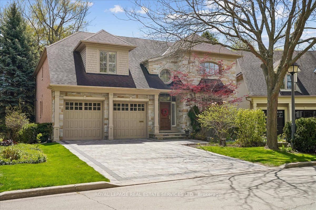 1726 The Pines, Mississauga, ON L5J 4V5