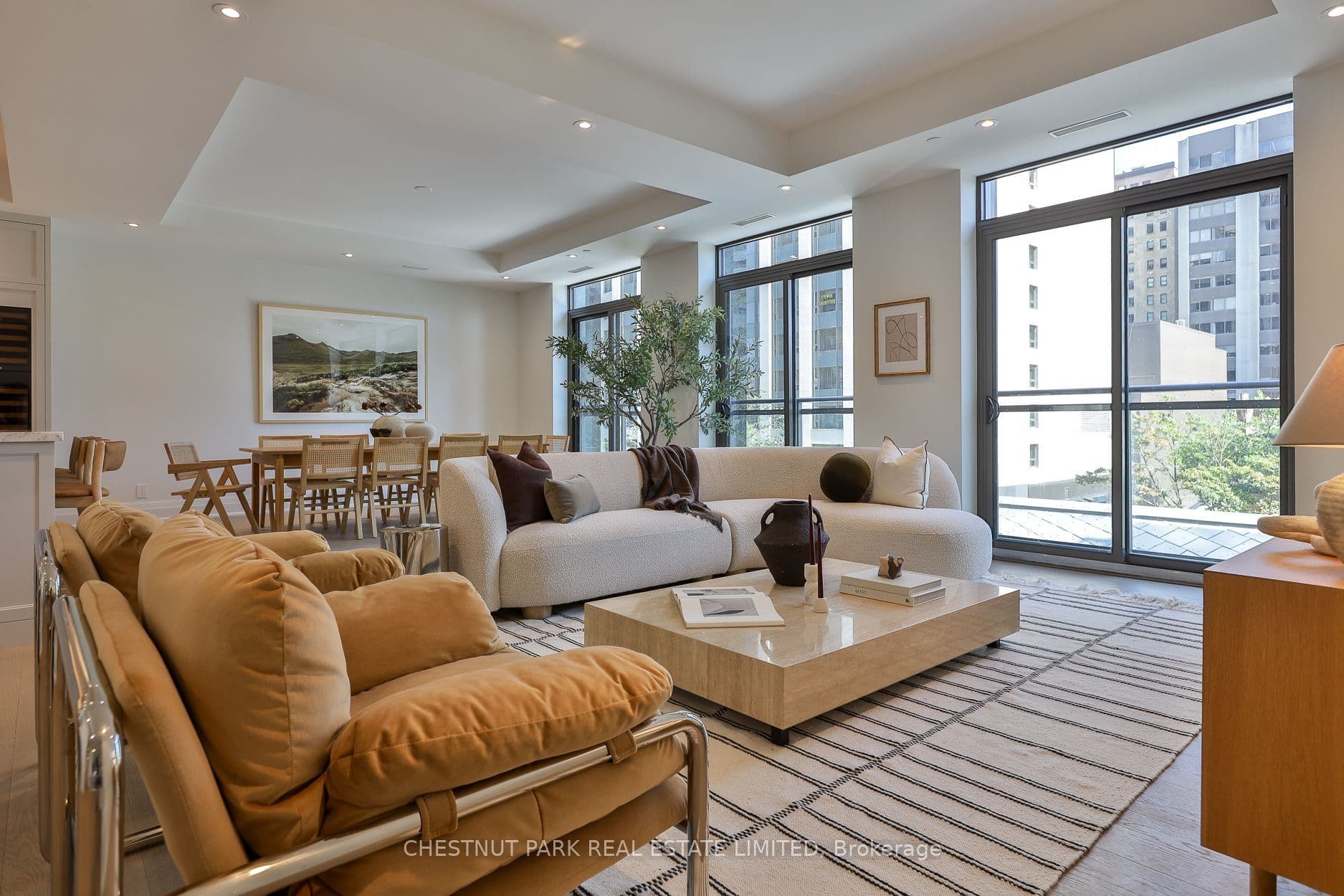 10 Prince Arthur Avenue 404, Toronto, ON M5R 1A9