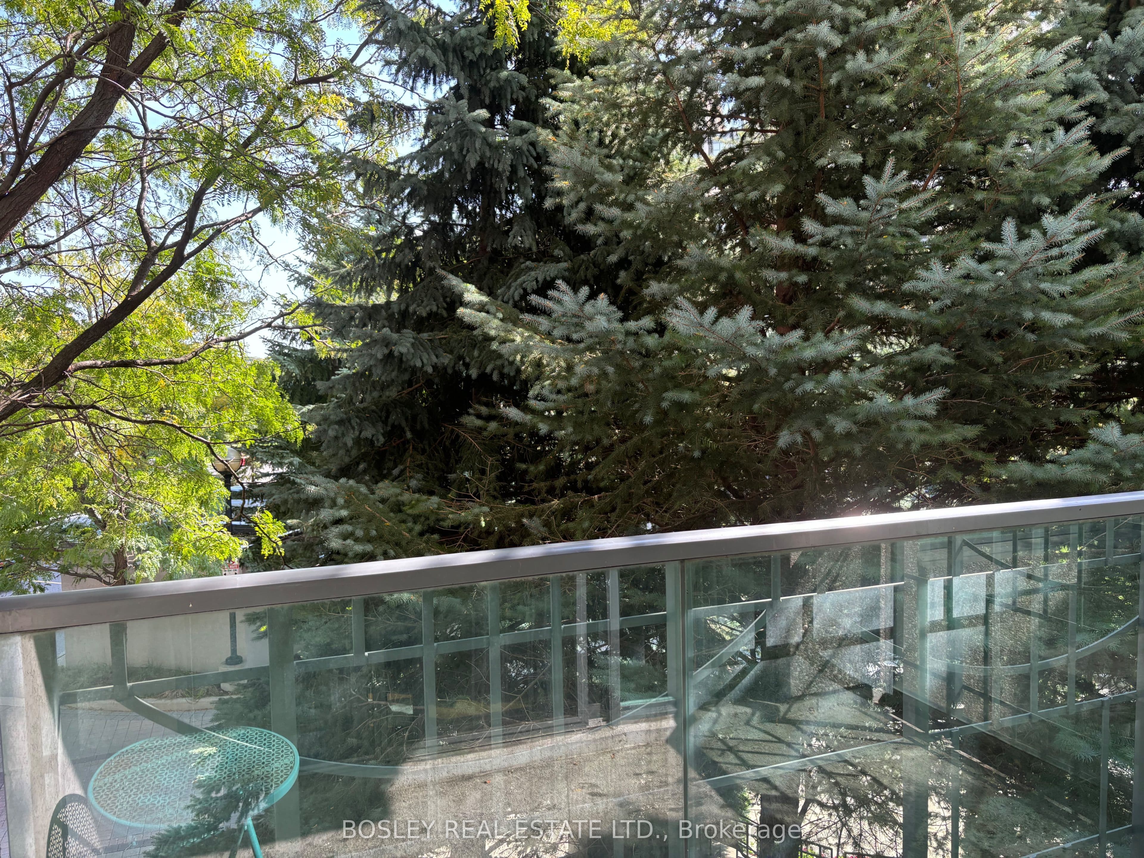 38 Fontenay Court 207, Toronto, ON M9A 5H5