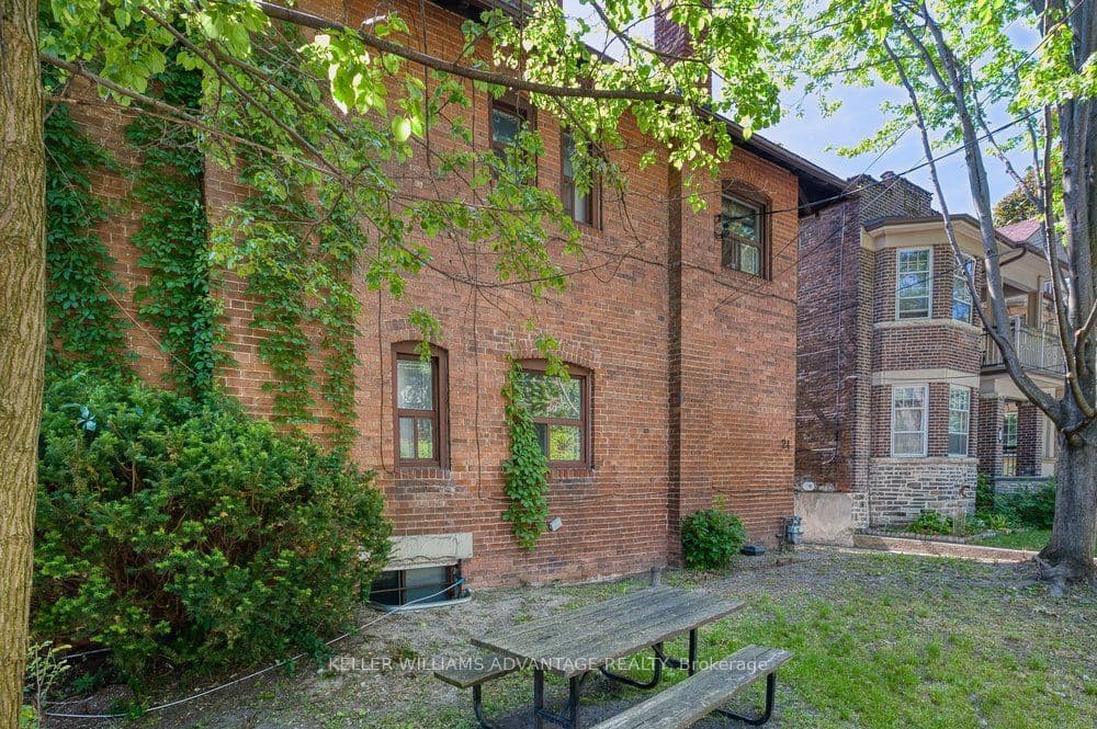 24 Indian Road Crescent, Toronto, ON M6P 2G1