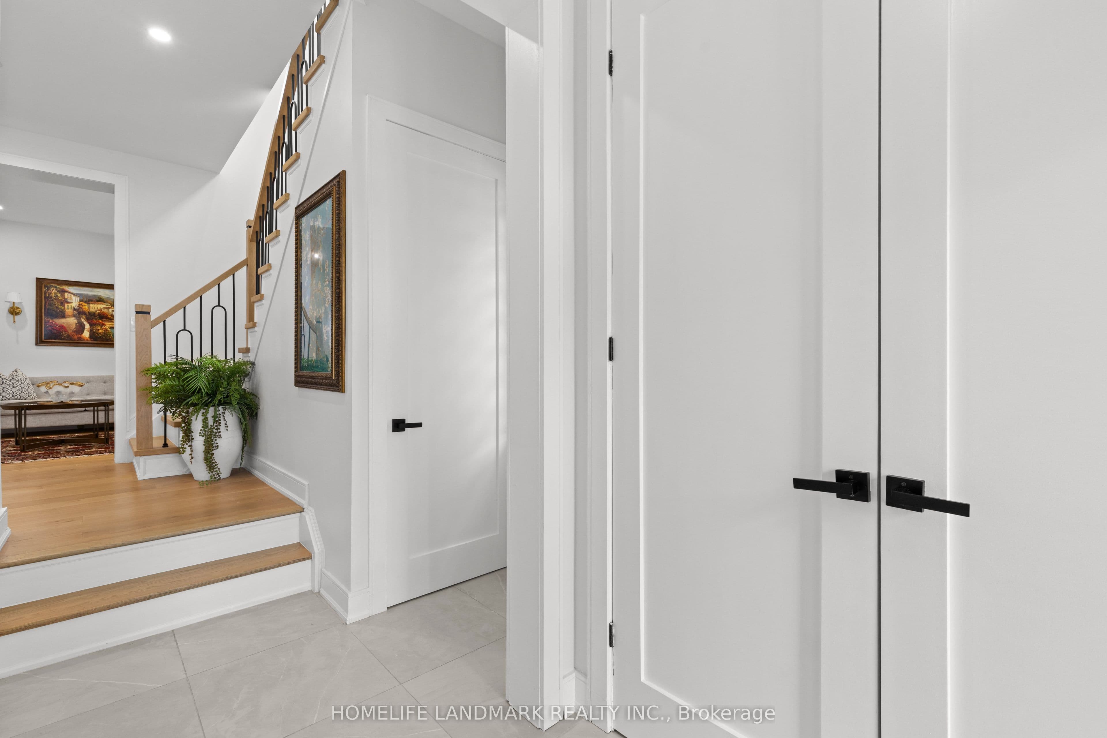 948 Kelman Court, Milton, ON L9T 2Y4