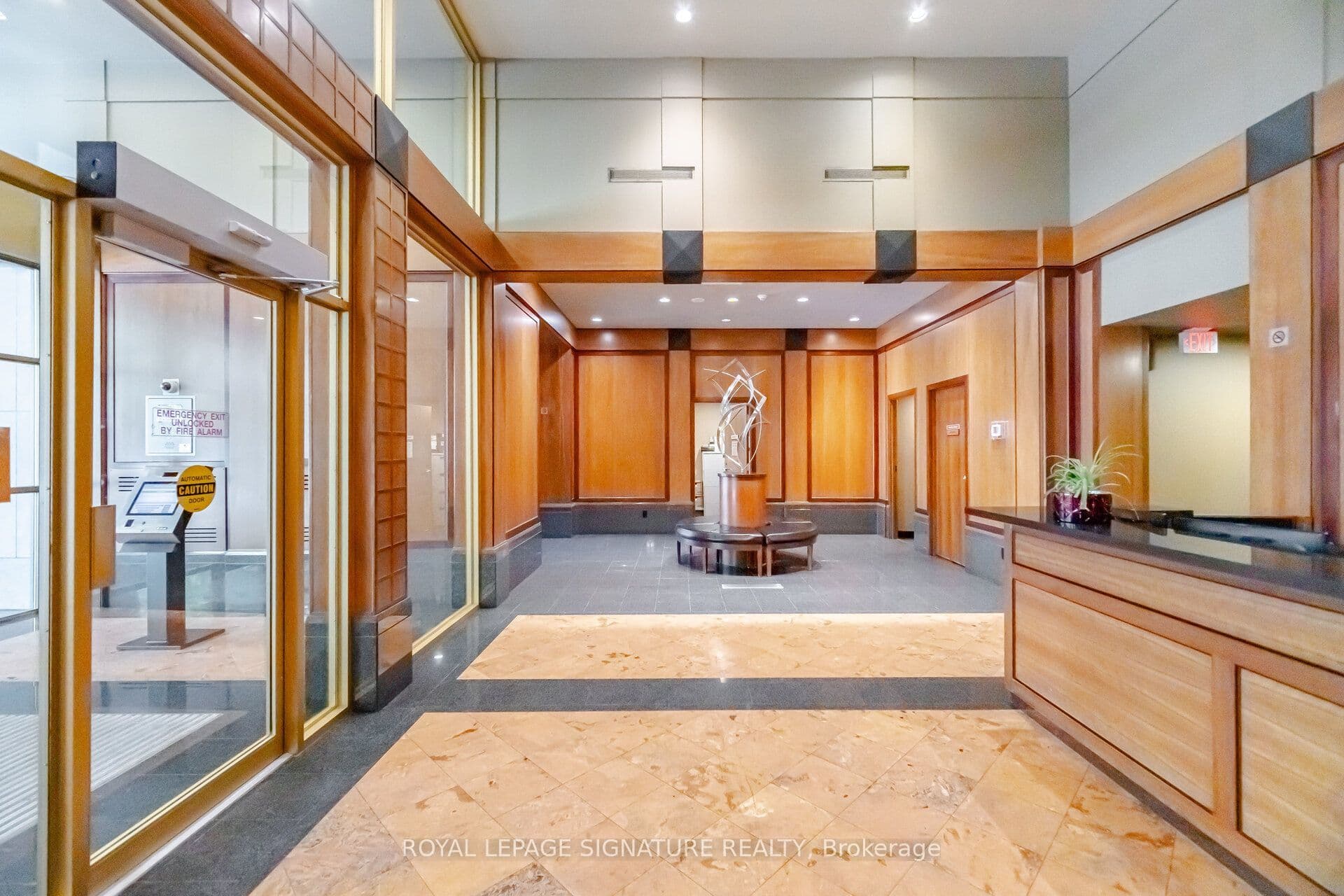 750 Bay Street 3603, Toronto, ON M5G 1N6