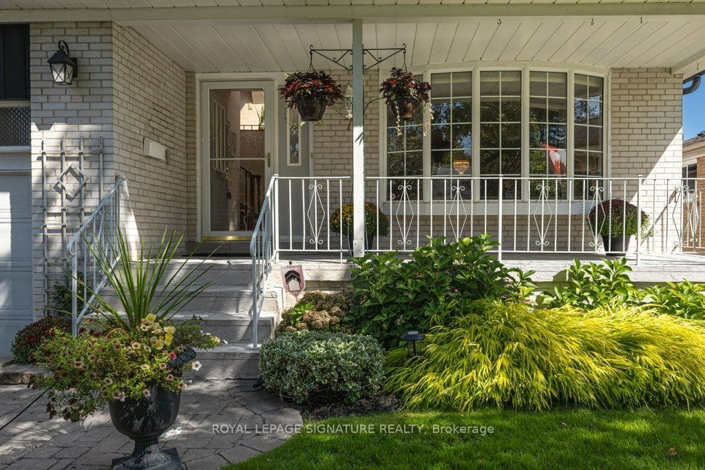 7 Paulander Avenue, Toronto, ON M1C 1W5