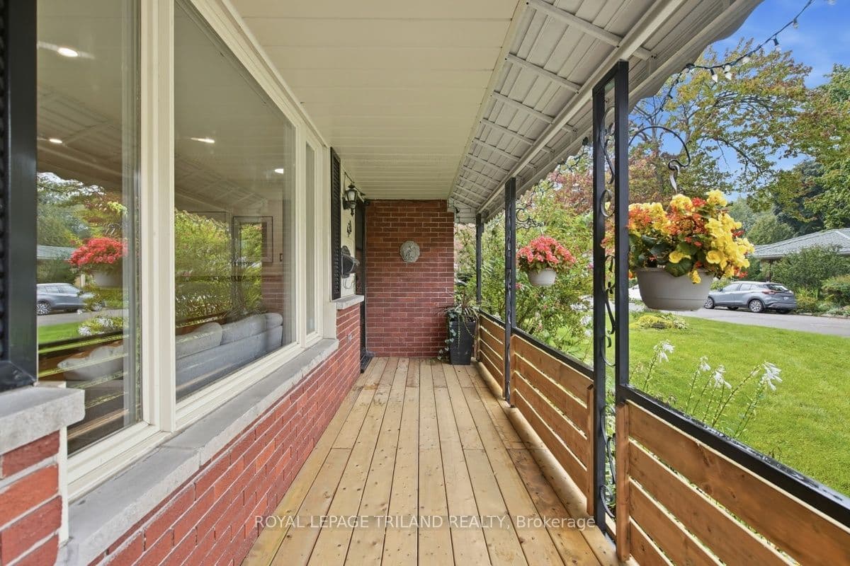 438 Magnolia Crescent, London East, ON N5Y 4S9