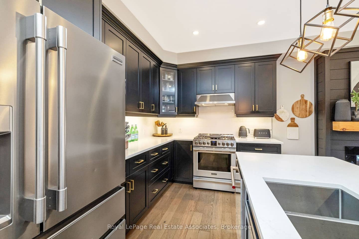 19 Braida Lane 10, Halton Hills, ON L7J 0B7