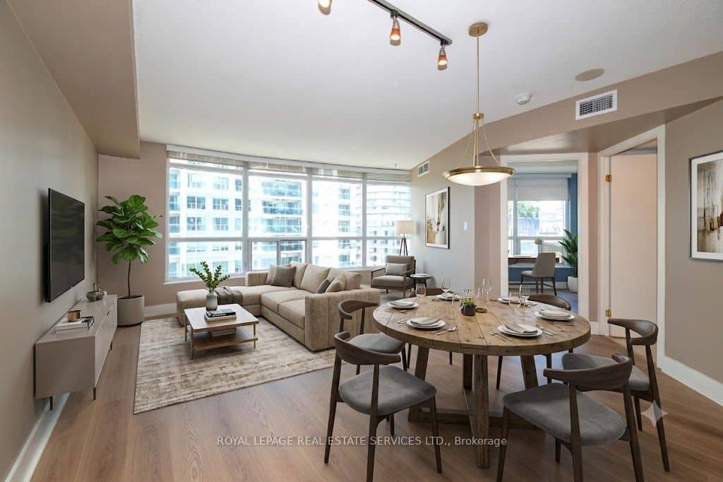 550 Queens Quay W 707, Toronto, ON M5V 3M8