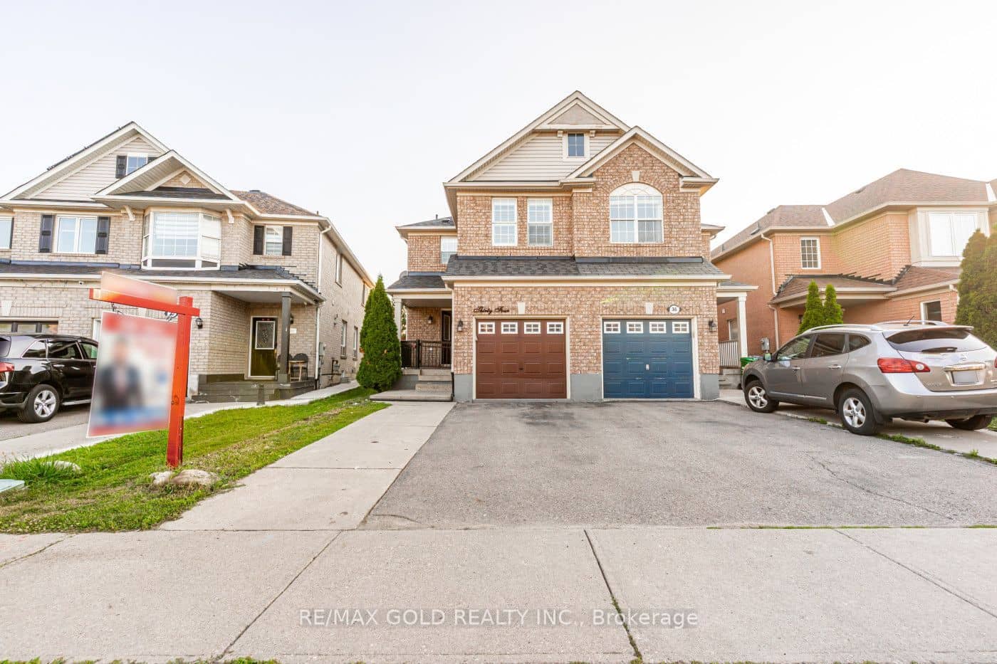 34 Jingle Crescent, Brampton, ON L6S 0B2