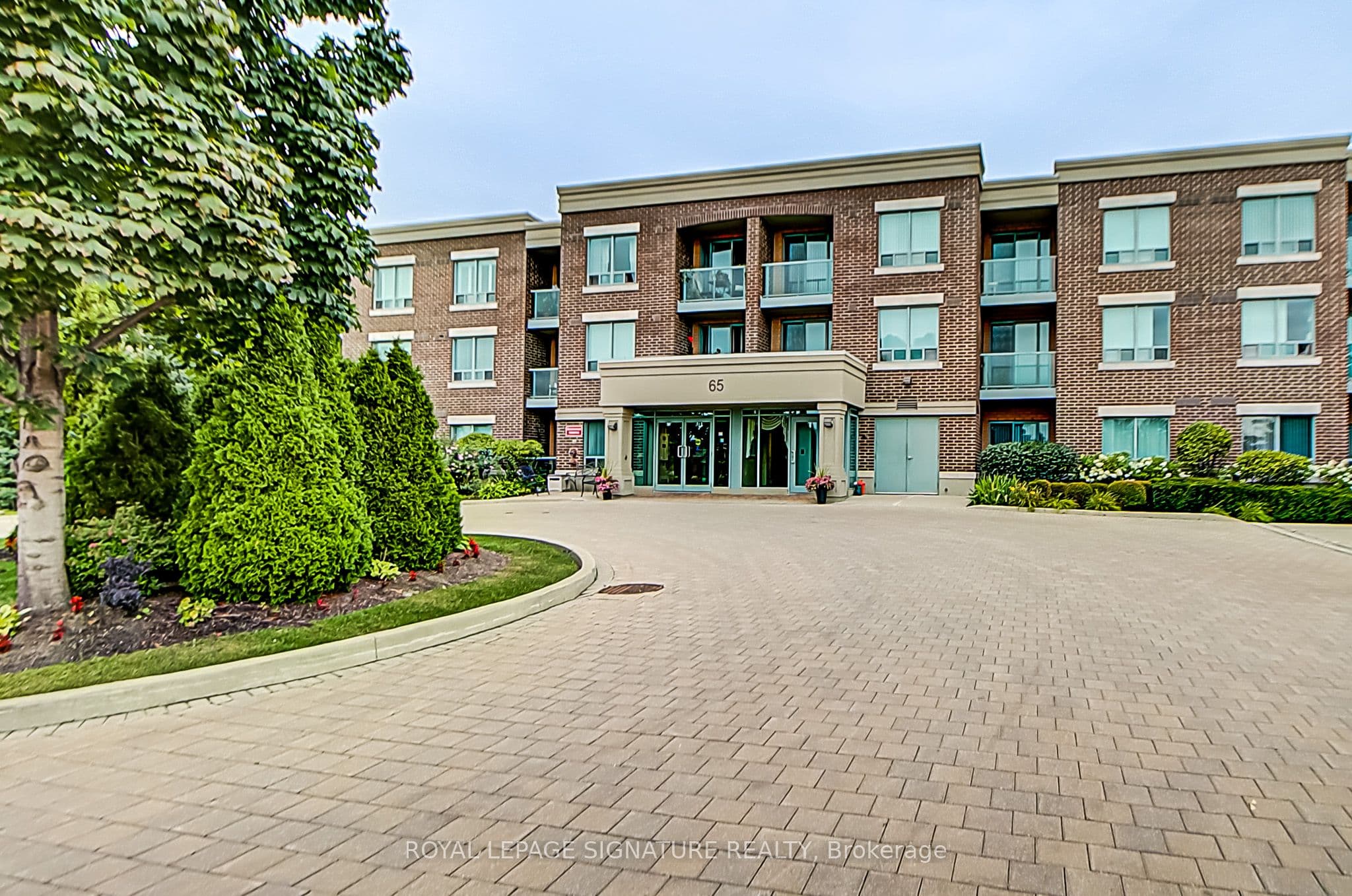 65 Via Rosedale 214, Brampton, ON L6R 3N8