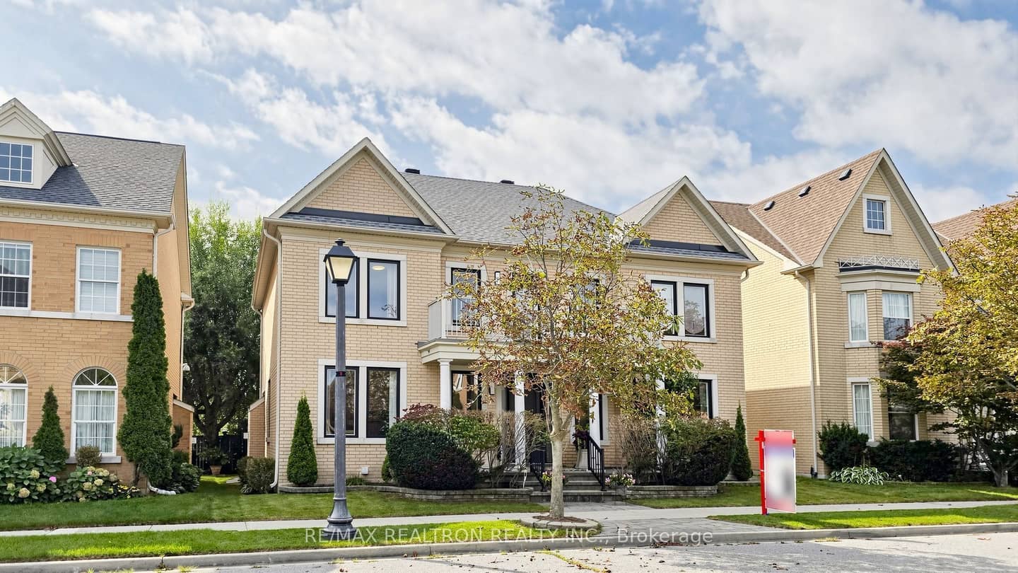 9 Gardon Avenue, Markham, ON L6C 0A5