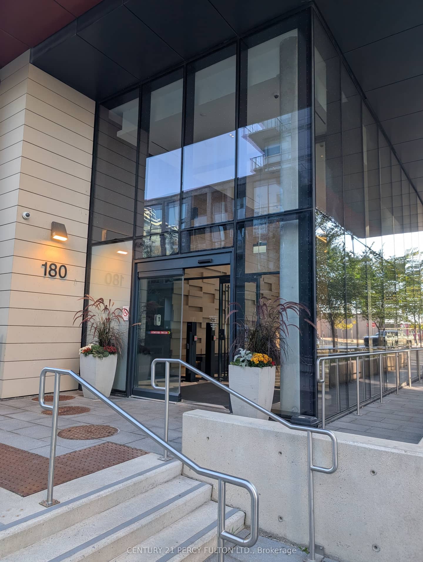 180 Mill Street S104, Toronto, ON M5A 0V7