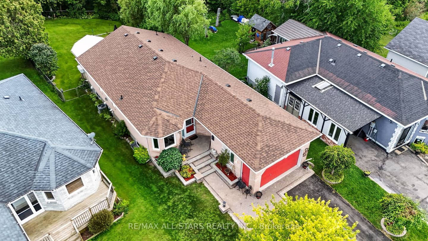 117 Riverglen Drive, Georgina, ON L4P 2R3