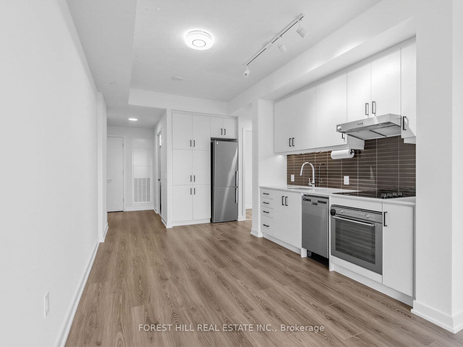 9 Tecumseth Street 807, Toronto, ON M5V 0S5
