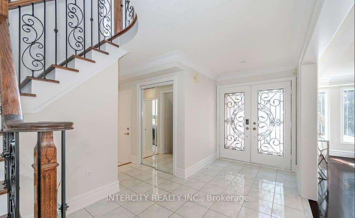 724 Peter Robertson Boulevard, Brampton, ON L6R 1S9
