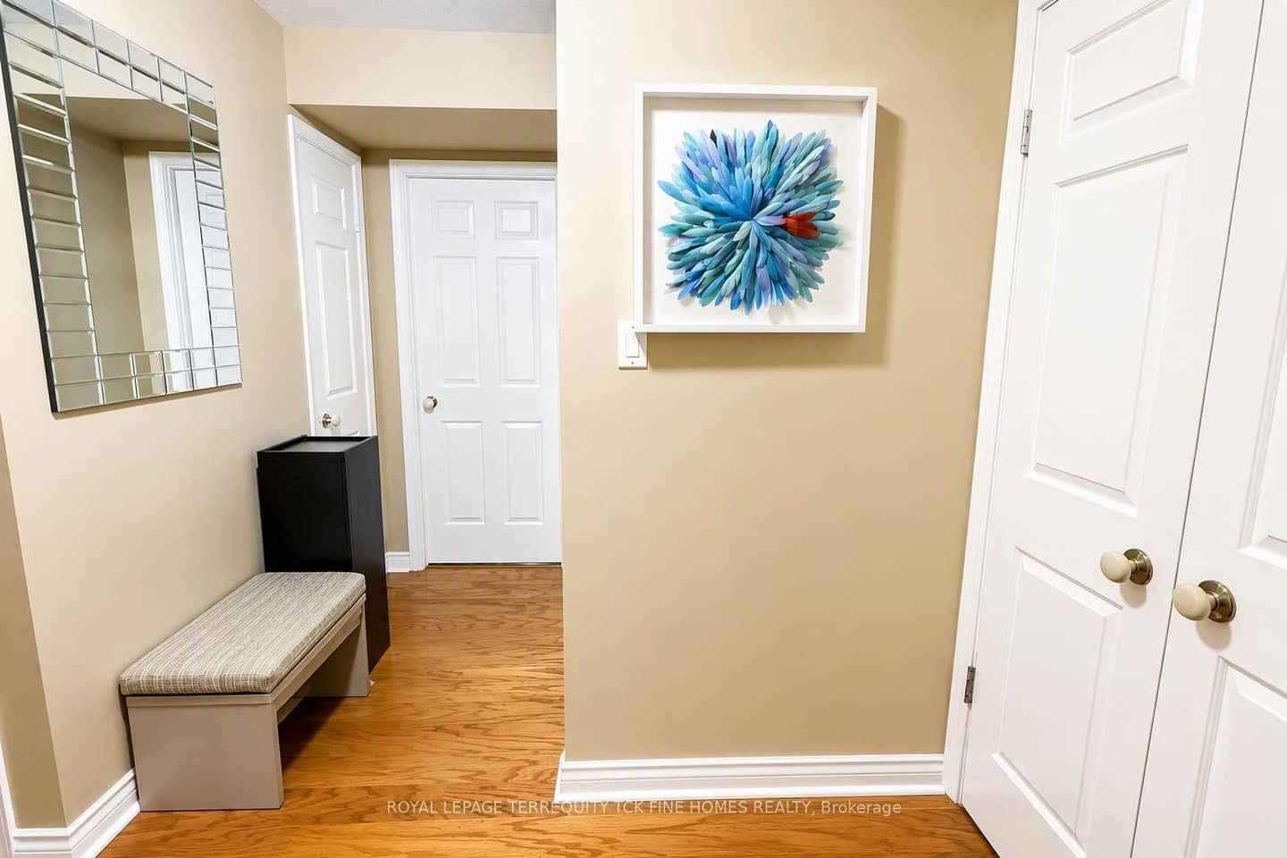 55 Kingsbridge Garden Circle 210, Mississauga, ON L5R 1Y1