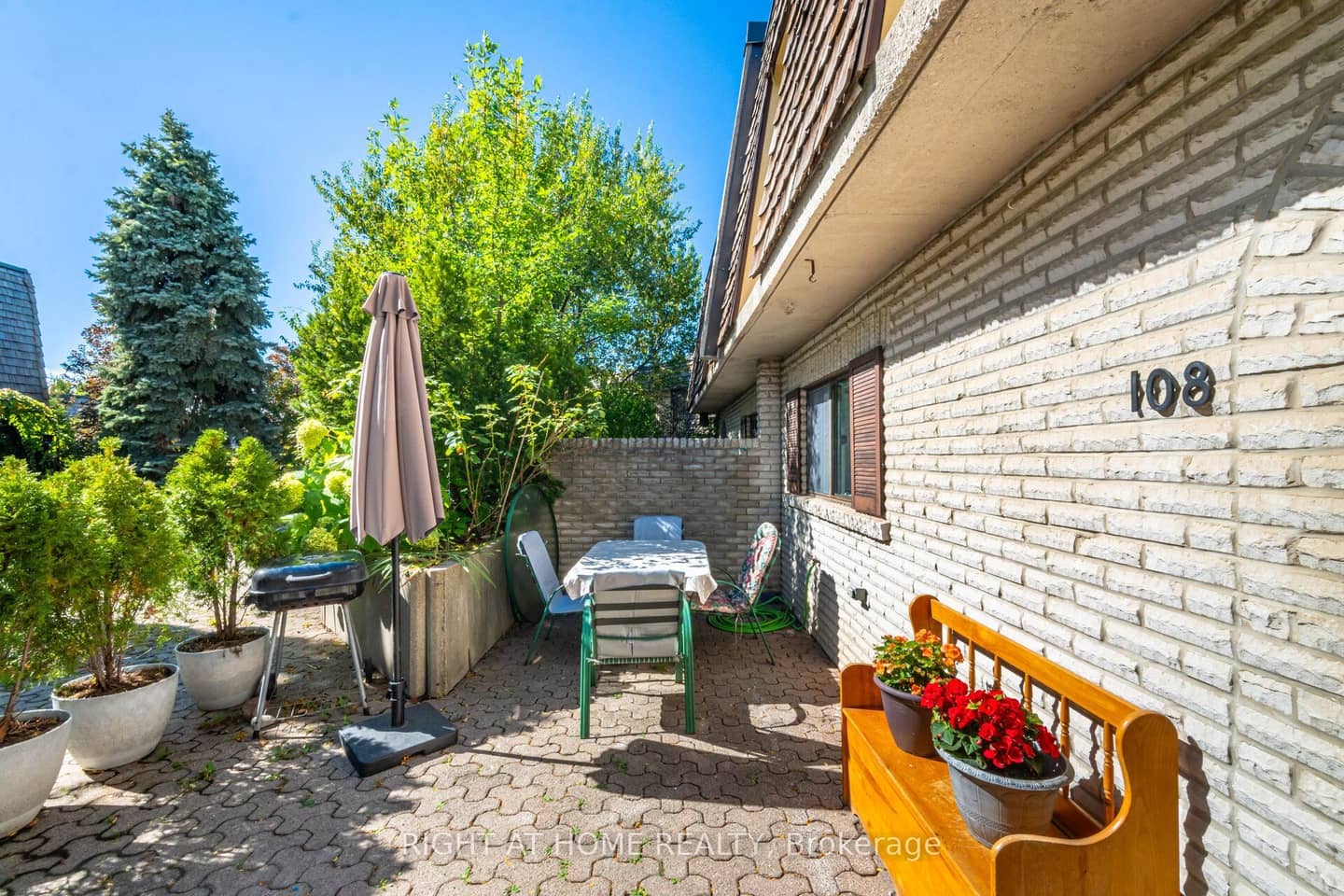 1250 Mississauga Valley Boulevard 108, Mississauga, ON L5A 3R6