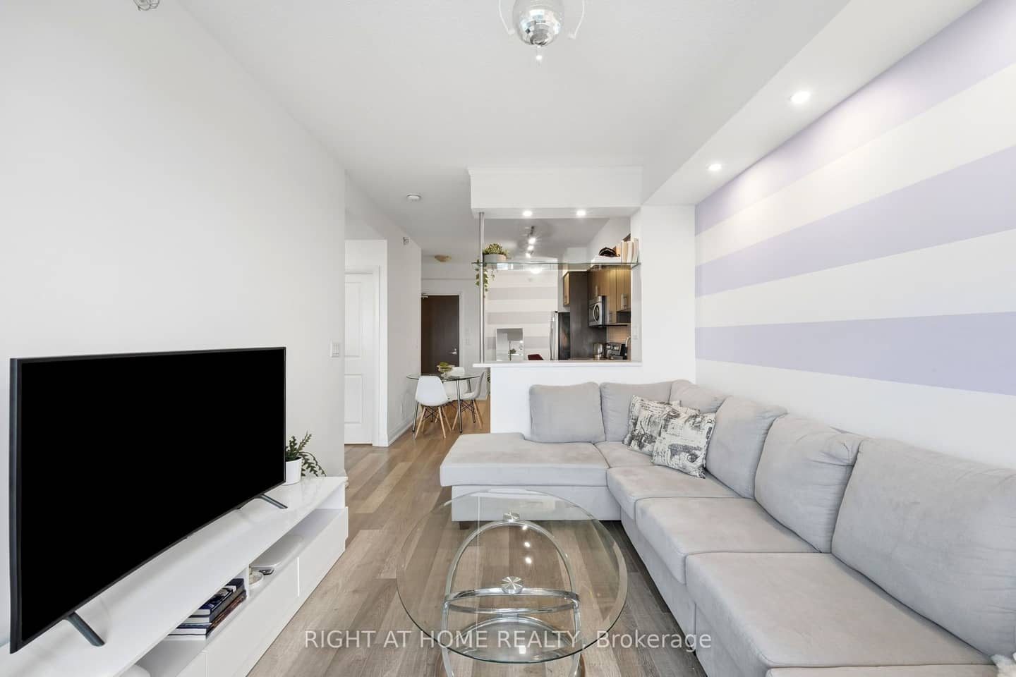 7171 Yonge Street 1702, Markham, ON L3T 0C5