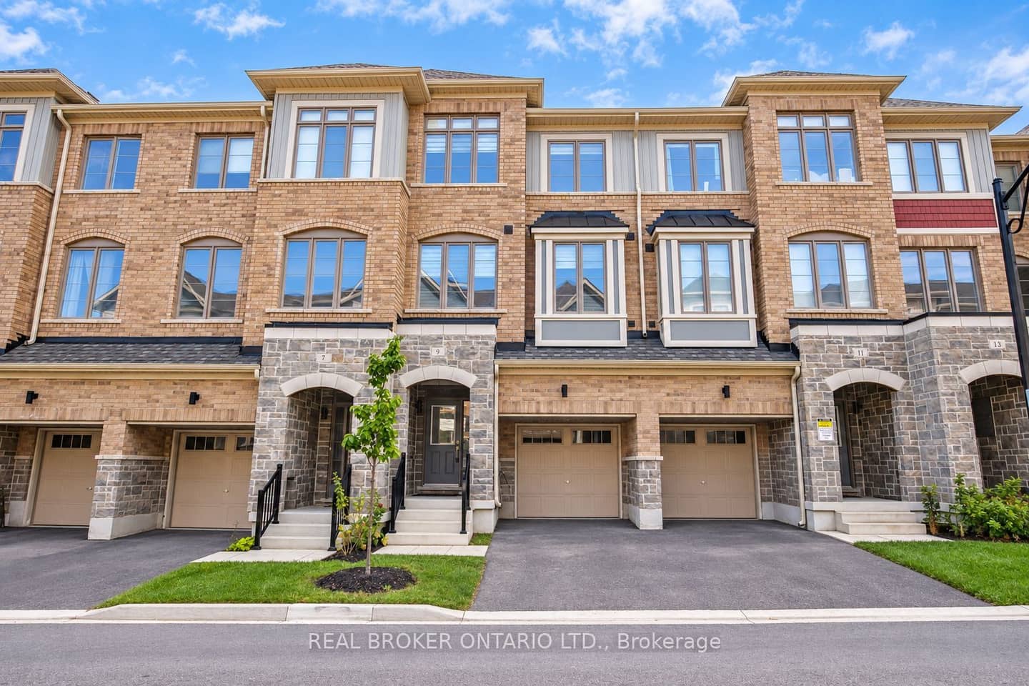 9 Nautical Way, Whitby, ON L1N 0N2