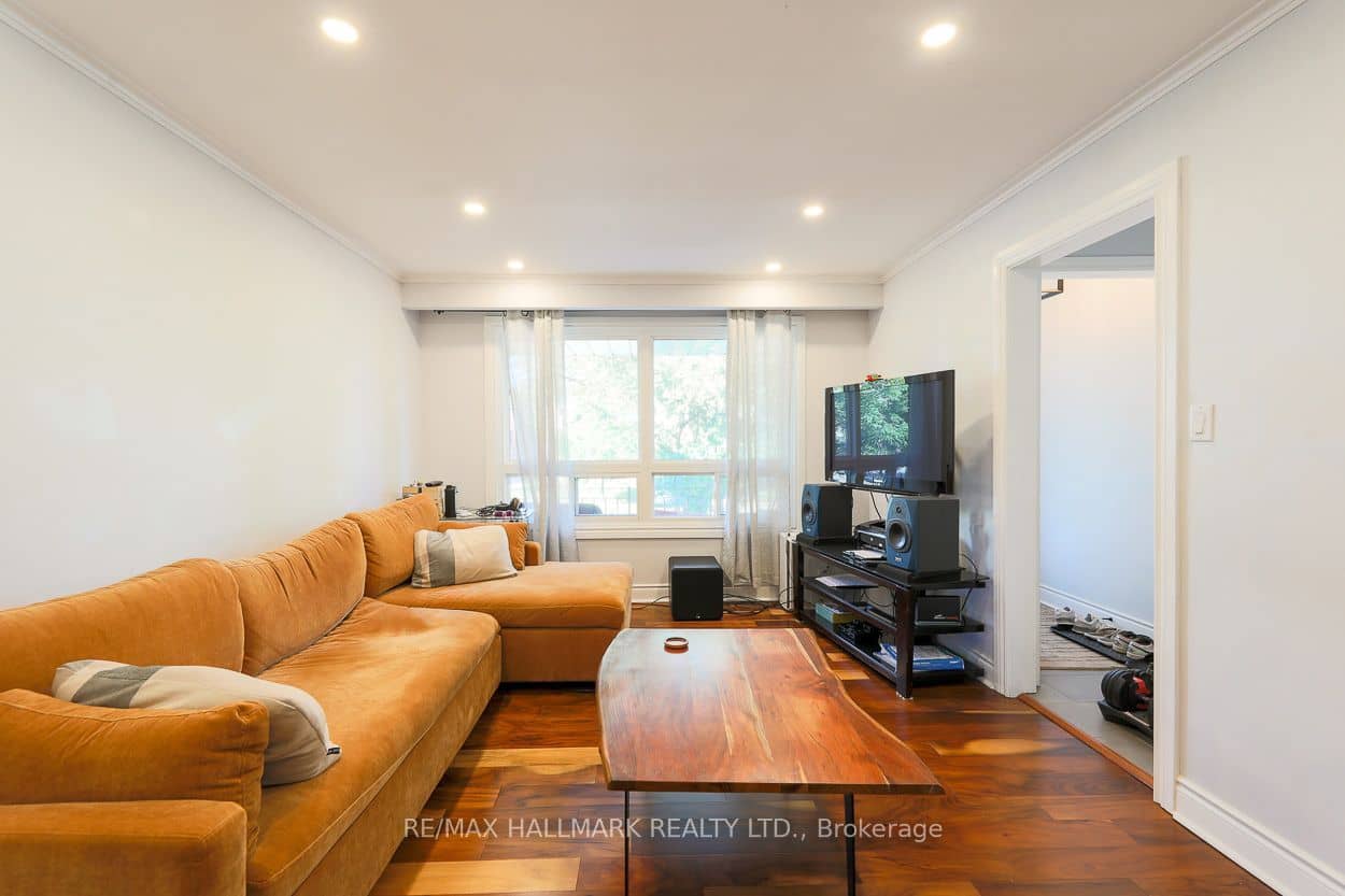 5A Scotia Avenue, Toronto, ON M1L 4E4